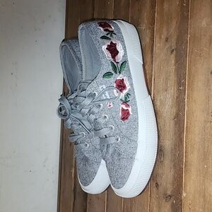 Superga 2750 embroidery flower sneaker size 6 brand new no box or tags